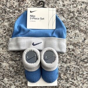 Nike Infant Blue and Gray Hat and Booties Set